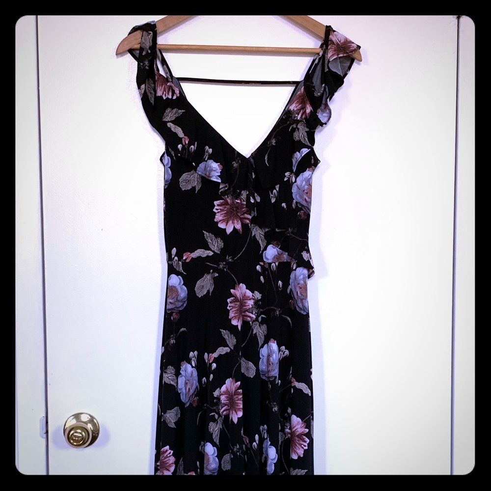 Super flattering floral midi dress